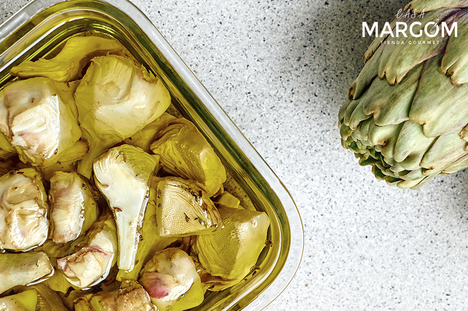 Flor de alcachofa en aceite
